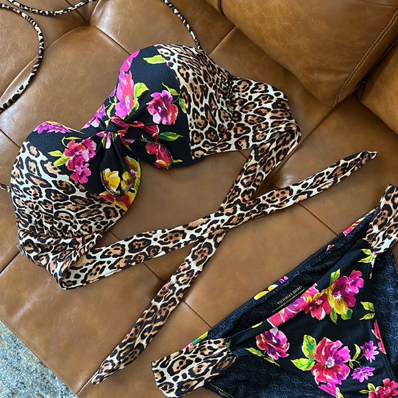 Victorias Secret 34DD NEW without tags bikini swimsuit - Picture 2 of 8